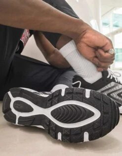 Nike Air Max TW Trainers In Black White And Grey For Men -Nike Sales Store 202886873 4