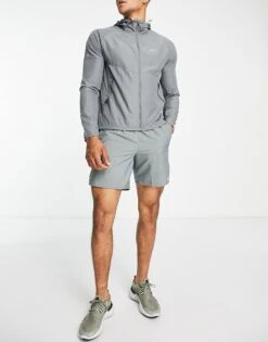 Nike Running Miler Jacket In Grey For Men -Nike Sales Store 202957864 4
