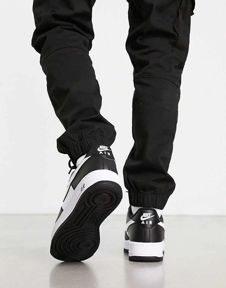 Nike Air Force 1 '07 Trainers In Black And White For Men 4 Nike Air Force 1 '07 Trainers In Black And White For Men - Image 2