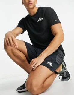 Nike Running Trail Solor Chase T-shirt In Black For Men 11 Nike Running Trail Solor Chase T-shirt In Black For Men -Nike Sales Store 203631907 1 black 1