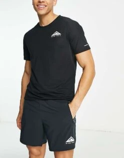 Nike Running Trail Solor Chase T-shirt In Black For Men 10 Nike Running Trail Solor Chase T-shirt In Black For Men -Nike Sales Store 203631907 4