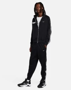 Front Page -Nike Sales Store 204574826 2