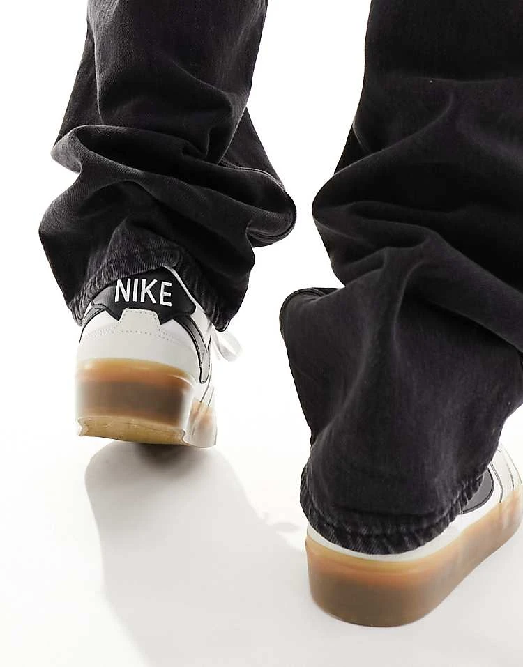 Nike SB Zoom Pogo Plus Trainers In White For Men 6 Nike SB Zoom Pogo Plus Trainers In White For Men - Image 4