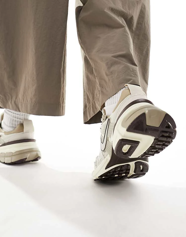 Nike V2K Run Unisex Trainers In Beige Mix For Unisex 6 Nike V2K Run Unisex Trainers In Beige Mix For Unisex - Image 4
