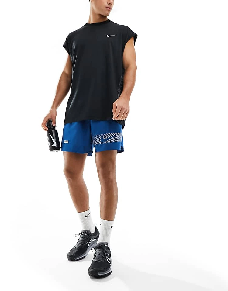 Nike Running Challenger Flash 5inch Reflective Short In Blue For Men Mid Blue 6 Nike Running Challenger Flash 5inch Reflective Short In Blue For Men Mid Blue - Image 4