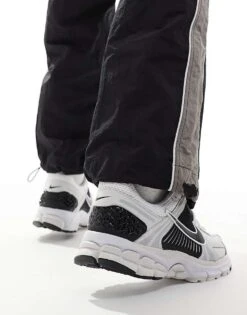 Nike Zoom Vomero 5 Trainers In White And Black For Men -Nike Sales Store 205303625 3