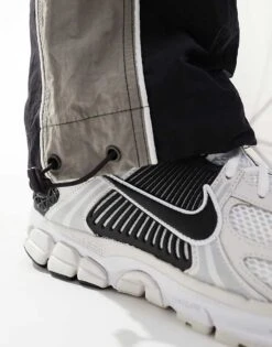 Nike Zoom Vomero 5 Trainers In White And Black For Men -Nike Sales Store 205303625 4