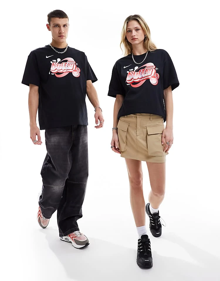 Nike Basketball NBA Unisex Chicago Bulls Graphic T-shirt In Black For Unisex 6 Nike Basketball NBA Unisex Chicago Bulls Graphic T-shirt In Black For Unisex - Image 4