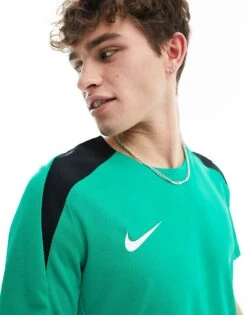 Nike Football Strike T-shirt In Green For Men Mid Green -Nike Sales Store 205604443 3