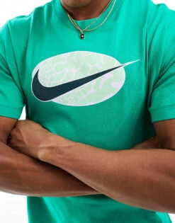 Nike Swoosh Graphic T-shirt In Green For Men Mid Green -Nike Sales Store 205608141 2