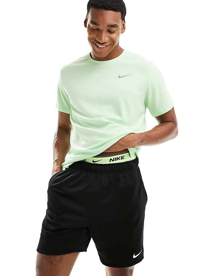 Nike Running Miler Dri-FIT T-shirt In Green For Men Mid Green 3 Nike Running Miler Dri-FIT T-shirt In Green For Men Mid Green