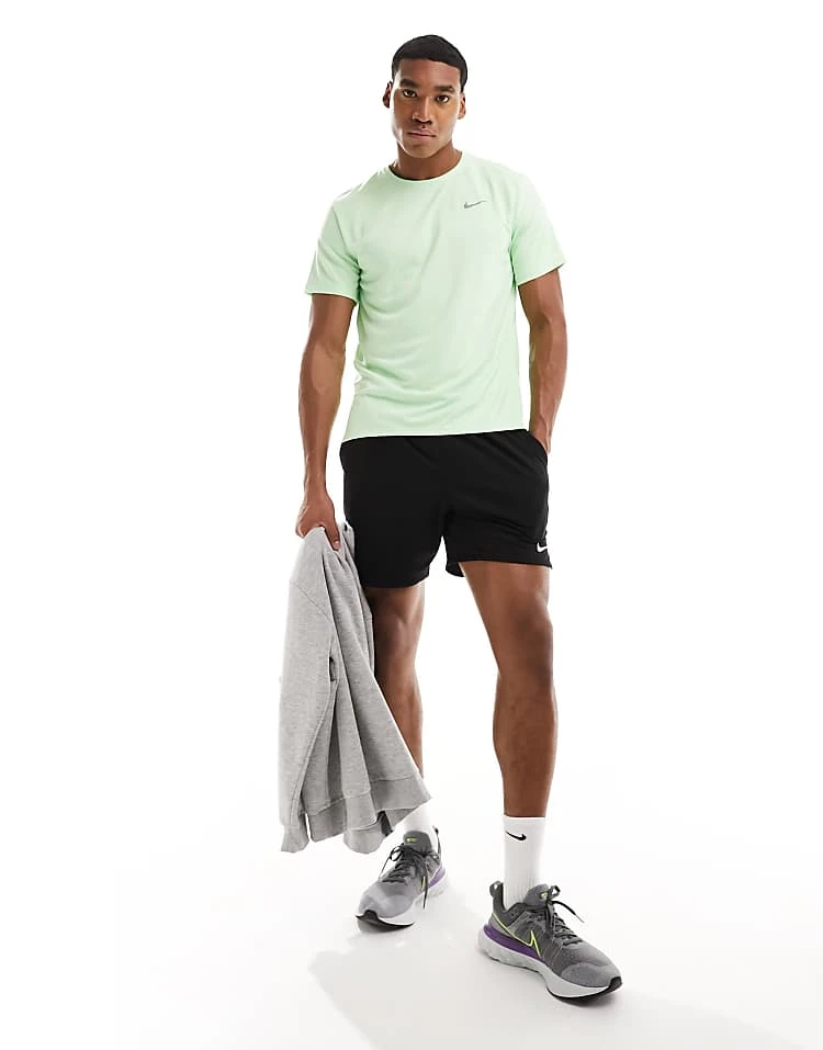 Nike Running Miler Dri-FIT T-shirt In Green For Men Mid Green 6 Nike Running Miler Dri-FIT T-shirt In Green For Men Mid Green - Image 4