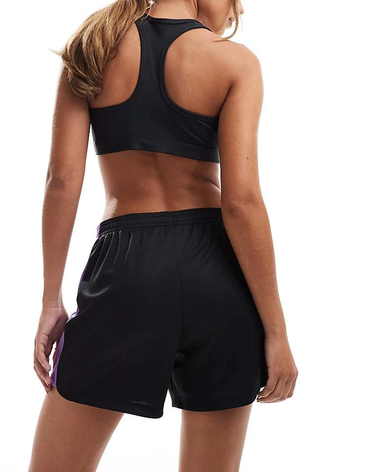 Nike Football Academy 23 Shorts In Black And Purple For Men 6 Nike Football Academy 23 Shorts In Black And Purple For Men - Image 4
