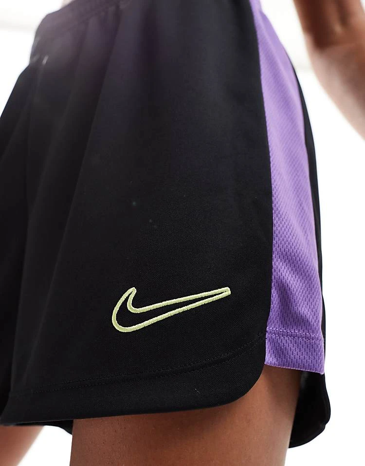 Nike Football Academy 23 Shorts In Black And Purple For Men 7 Nike Football Academy 23 Shorts In Black And Purple For Men - Image 5