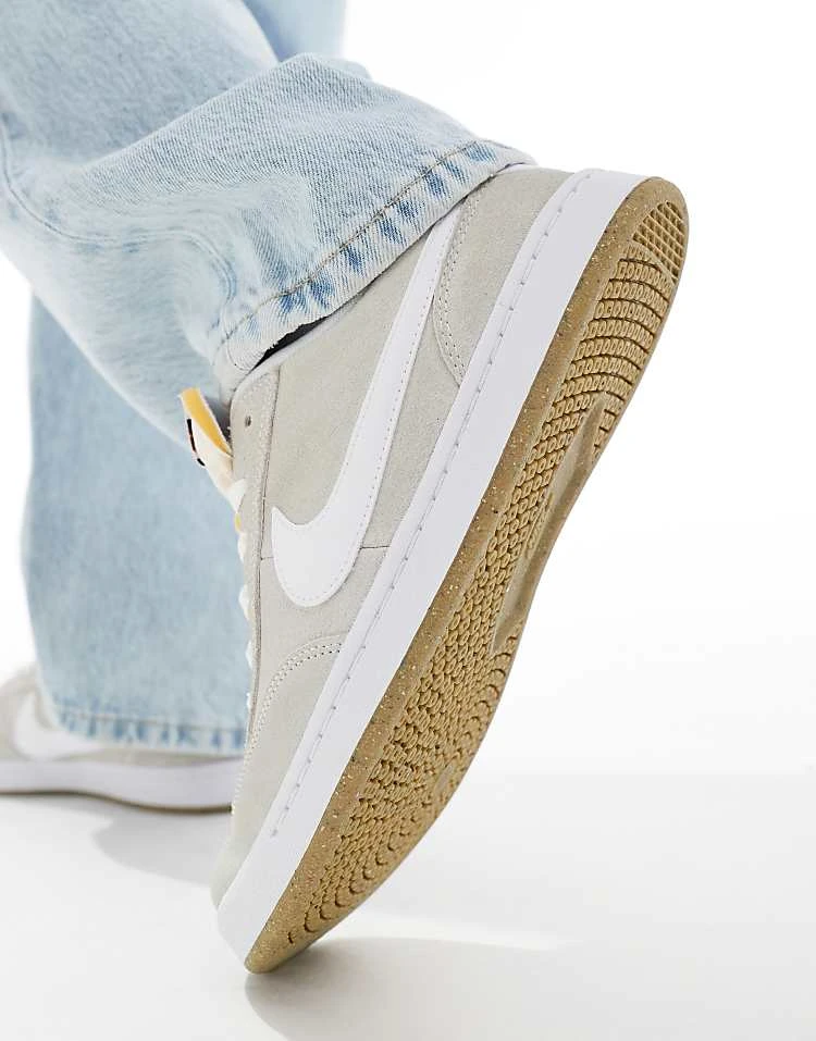 Nike SB FC Classic Trainers In Grey And White For Men 6 Nike SB FC Classic Trainers In Grey And White For Men - Image 4