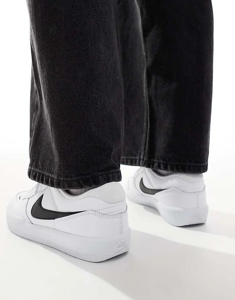 Nike SB Force 58 Trainers In White And Black For Men 5 Nike SB Force 58 Trainers In White And Black For Men - Image 3
