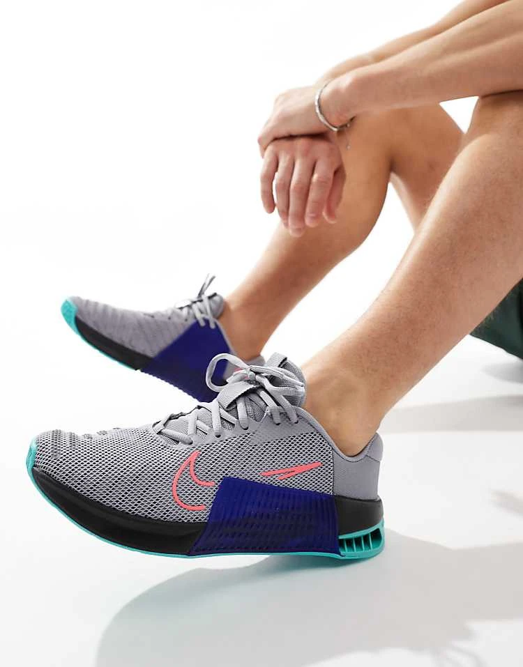 Nike Training Metcon 9 Trainers In Grey For Men 8 Nike Training Metcon 9 Trainers In Grey For Men - Image 6