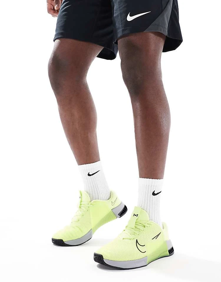 Nike Training Metcon 9 Trainers In Yellow For Men 8 Nike Training Metcon 9 Trainers In Yellow For Men - Image 6