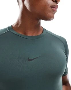 Nike Training Pro Tight Short Sleeve Top In Green For Men Charcoal 8 Nike Training Pro Tight Short Sleeve Top In Green For Men Charcoal -Nike Sales Store 206091265 2