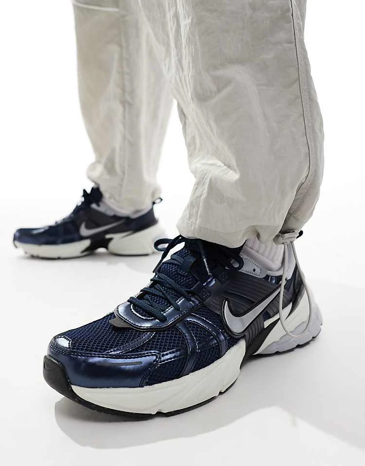 Nike V2K Run Trainers In Navy For Men 8 Nike V2K Run Trainers In Navy For Men - Image 6