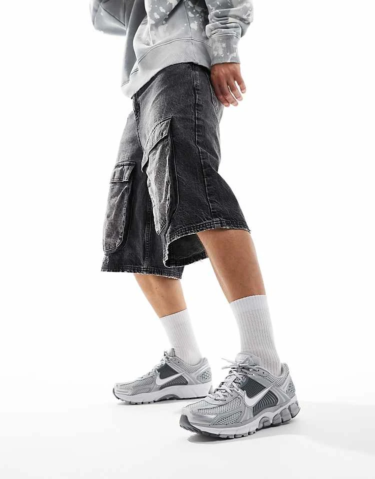 Nike Zoom Vomero 5 Trainers In Grey For Men 5 Nike Zoom Vomero 5 Trainers In Grey For Men - Image 3