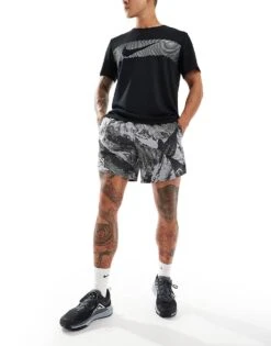 Nike Running Trail Printed 7 Inch Shorts In Black For Men -Nike Sales Store 206103272 1 black 1
