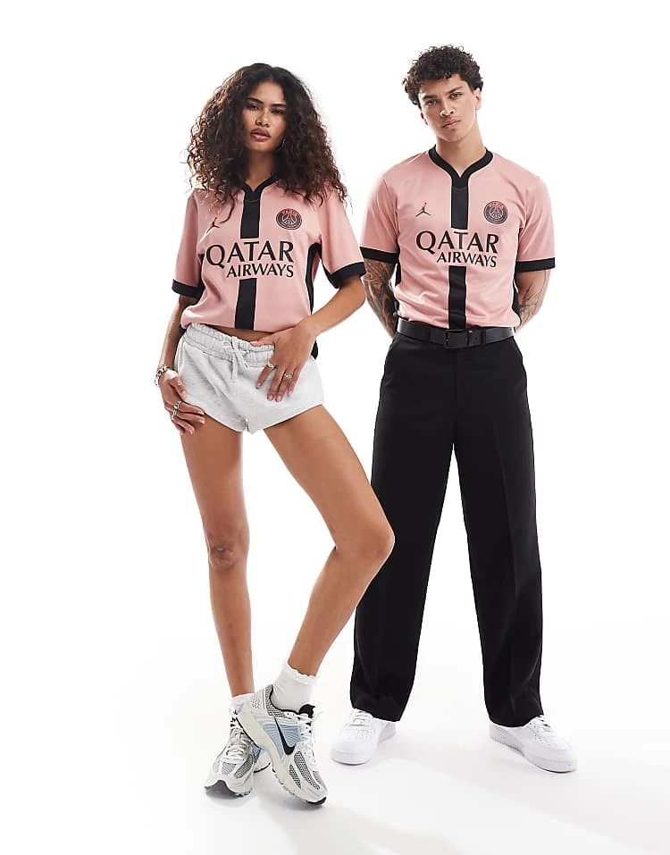 Nike Football Paris Saint Germain 2024/25 Third Shirt In Pink For Unisex 4 Nike Football Paris Saint Germain 2024/25 Third Shirt In Pink For Unisex - Image 2