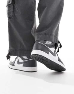 Nike Air Jordan 1 Mid Trainers In White, Black And Grey - GREY For Men -Nike Sales Store 206610750 3