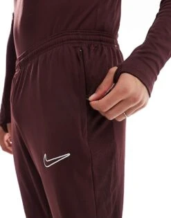 Nike Football Academy 23 Joggers In Burgundy For Men -Nike Sales Store 206615159 4