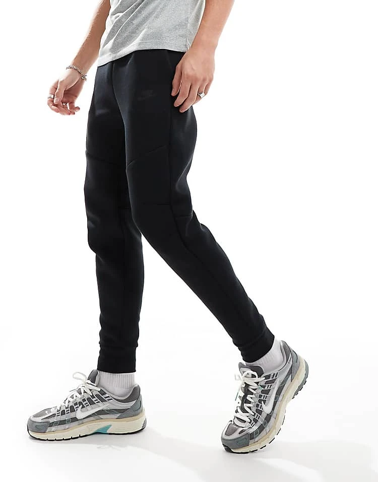 Nike Tech Fleece Joggers In Black For Men 3 Nike Tech Fleece Joggers In Black For Men