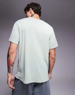 Nike Running Miler Dri-FIT T-shirt In Light Green For Men -Nike Sales Store 206616484 3