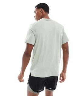 Nike Running Run Division Logo Dri-FIT T-shirt In Light Green For Men -Nike Sales Store 206616653 2