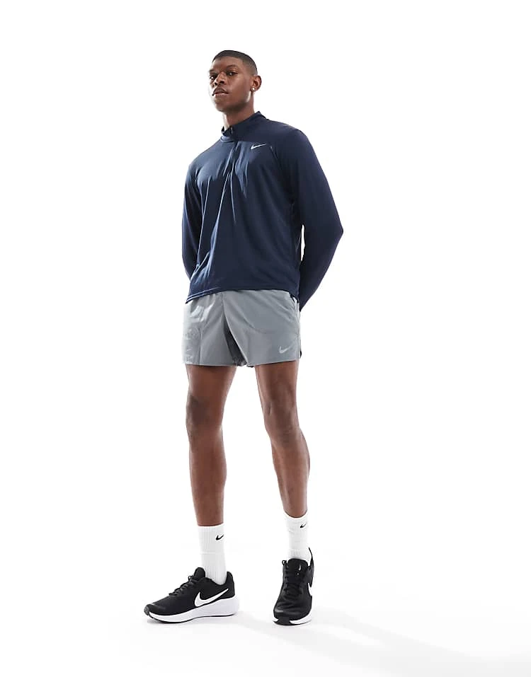 Nike Running Pacer Dri-FIT 1/4 Zip Top In Navy For Men 6 Nike Running Pacer Dri-FIT 1/4 Zip Top In Navy For Men - Image 4