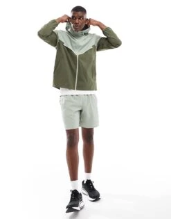 Nike Running Challenger Dri-FIT 7 Inch Shorts In Light Green For Men -Nike Sales Store 206616694 2