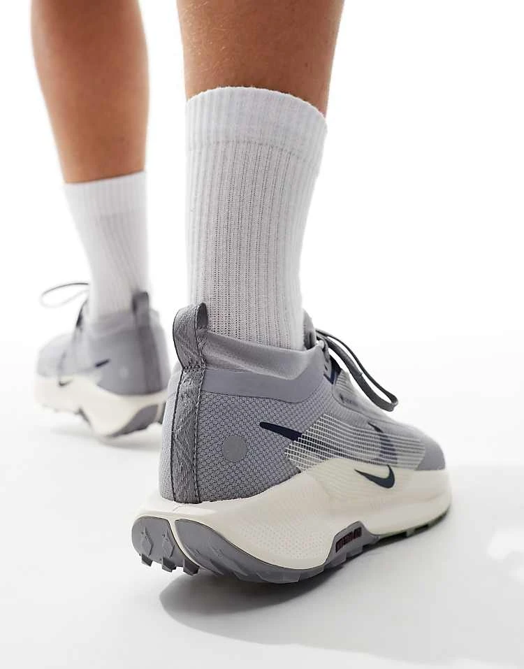 Nike Running ReactX Pegasus Trail 5 Gore-Tex Trainers In Grey For Men 6 Nike Running ReactX Pegasus Trail 5 Gore-Tex Trainers In Grey For Men - Image 4