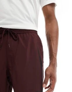 Nike Training Swoosh Graphic 7 Inch Shorts In Burgundy For Men -Nike Sales Store 206621579 4