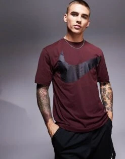 Nike Training Dri-FIT Swoosh Graphic T-shirt In Burgundy For Men