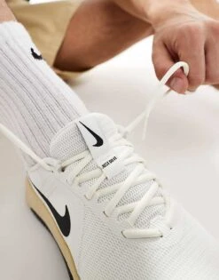 Nike Training MC 3 Trainers In Beige And Black For Men -Nike Sales Store 206621848 4