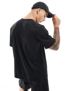 Nike Training Dri-FIT Swoosh Graphic T-shirt In Black For Men -Nike Sales Store 206621883 3