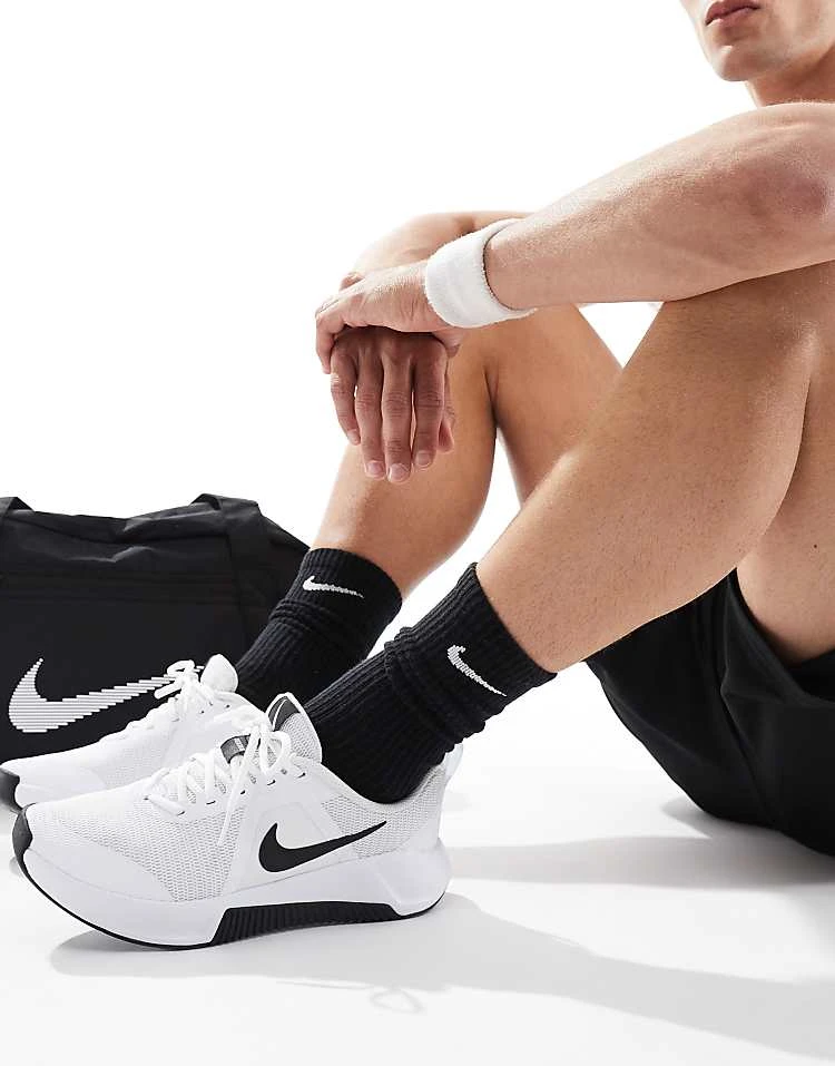 Nike Training MC 3 Trainers In White And Black For Men 6 Nike Training MC 3 Trainers In White And Black For Men - Image 4