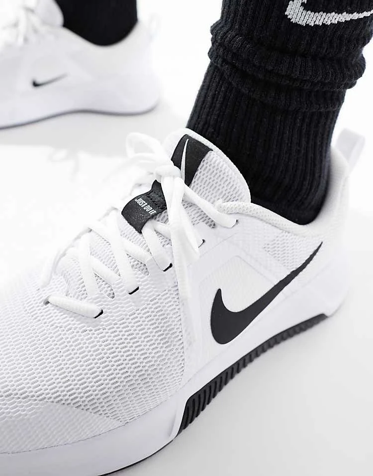 Nike Training MC 3 Trainers In White And Black For Men 7 Nike Training MC 3 Trainers In White And Black For Men - Image 5