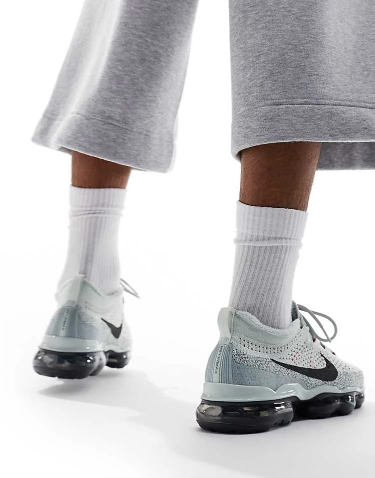 Nike Air Vapormax 2023 Flyknit Trainers In Silver And Red For Men 5 Nike Air Vapormax 2023 Flyknit Trainers In Silver And Red For Men - Image 3