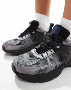 Nike V2K Run Unisex Trainers In Metallic Grey And Black For Unisex -Nike Sales Store 206630668 3