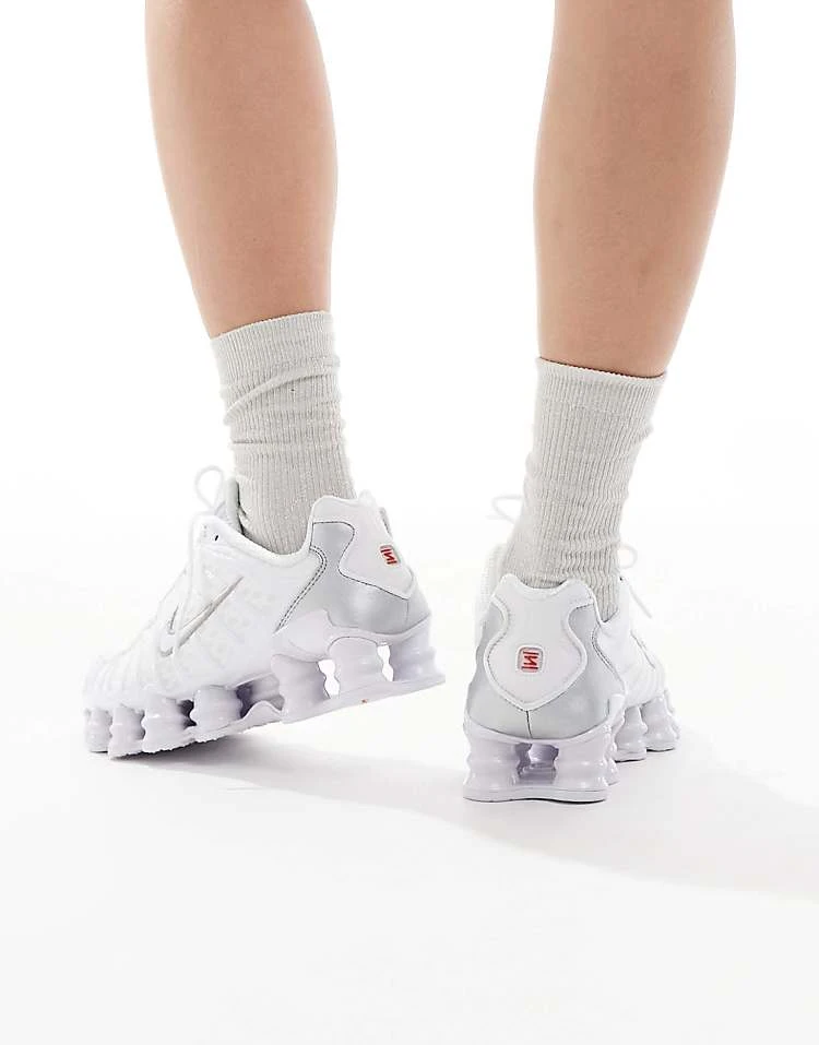 Nike Shox TL Unisex Trainers In White For Unisex 5 Nike Shox TL Unisex Trainers In White For Unisex - Image 3