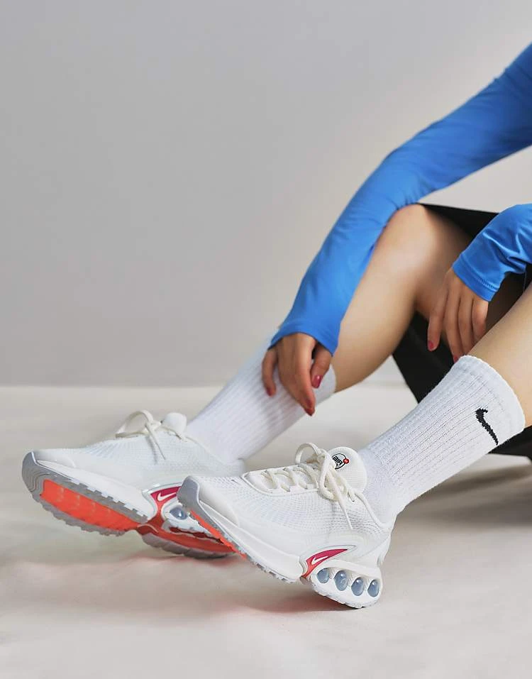 Nike Air Max DN Trainers In White And Purple For Unisex 6 Nike Air Max DN Trainers In White And Purple For Unisex - Image 4