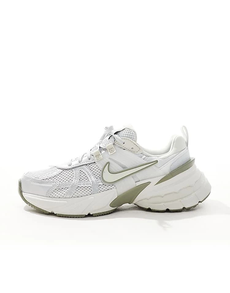 Nike V2K Run Unisex Trainers In White, Green And Silver For Unisex 5 Nike V2K Run Unisex Trainers In White, Green And Silver For Unisex - Image 3