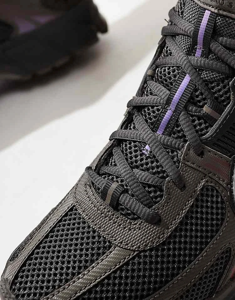 Nike Zoom Vomero 5 Trainers In Stone And Metallic Silver For Men 5 Nike Zoom Vomero 5 Trainers In Stone And Metallic Silver For Men - Image 3