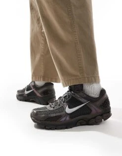 Nike Zoom Vomero 5 Trainers In Stone And Metallic Silver For Men 11 Nike Zoom Vomero 5 Trainers In Stone And Metallic Silver For Men -Nike Sales Store 207049801 4