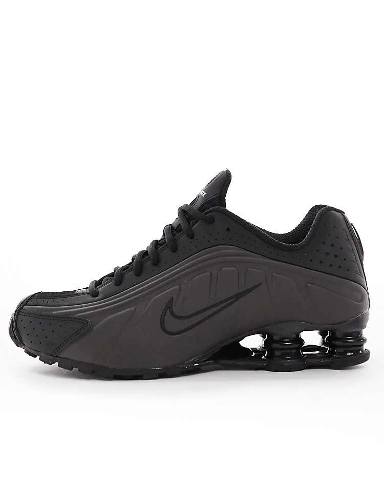 Nike Shox R4 Trainers In Black For Men 7 Nike Shox R4 Trainers In Black For Men - Image 5