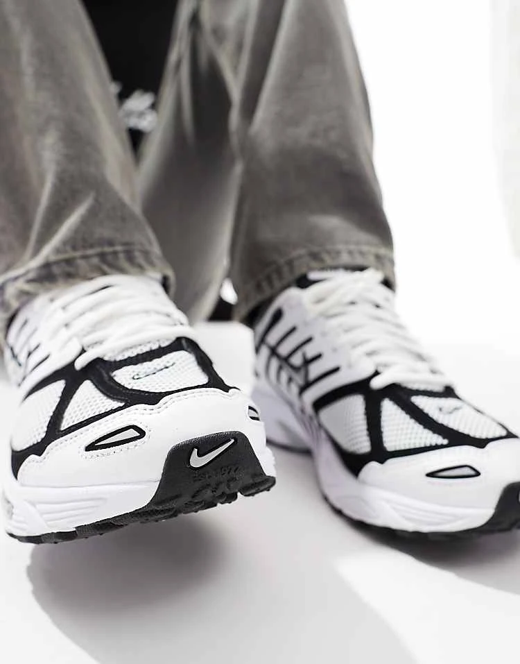 Nike Nike Air Pegasus 2005 Trainers In White And Metallic Silver For Men 7 Nike Nike Air Pegasus 2005 Trainers In White And Metallic Silver For Men - Image 5